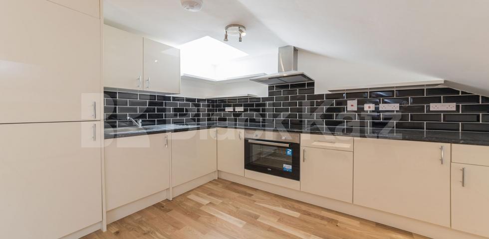 			New Instruction! Private roof terrace!, 2 Bedroom, 1 bath, 1 reception Flat			 Wetherill Road , Muswell Hill